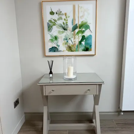 Ferienhaus Luxury 2 Bath 2 Bed In - N11 Corridor Access