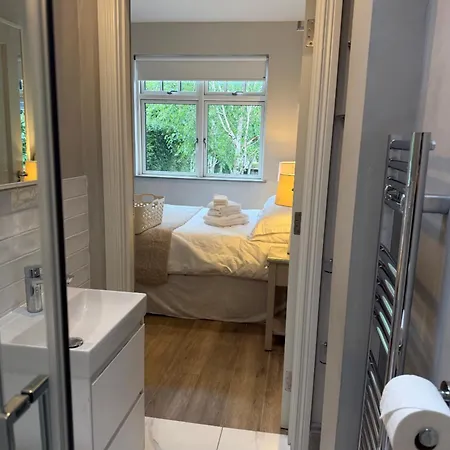 Luxury 2 Bath 2 Bed In - N11 Corridor Access Ferienhaus *