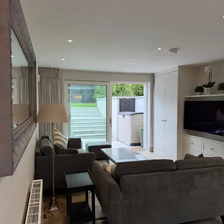 Luxury 2 Bath 2 Bed In - N11 Corridor Access Ferienhaus Blackrock (Dublin)