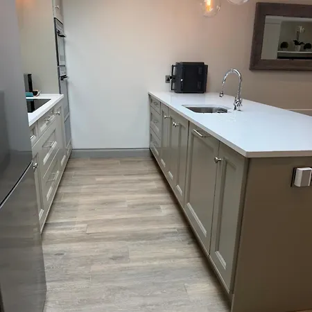 Luxury 2 Bath 2 Bed In - N11 Corridor Access Blackrock (Dublin)