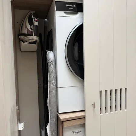 Ferienhaus Luxury 2 Bath 2 Bed In - N11 Corridor Access *