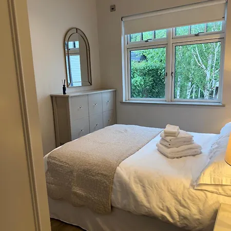 Luxury 2 Bath 2 Bed In - N11 Corridor Access *