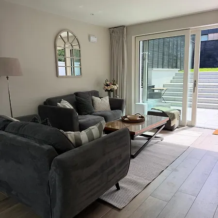 Ferienhaus Luxury 2 Bath 2 Bed In - N11 Corridor Access *