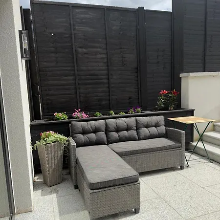 Luxury 2 Bath 2 Bed In - N11 Corridor Access Ferienhaus