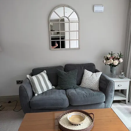 Luxury 2 Bath 2 Bed In - N11 Corridor Access Ferienhaus *